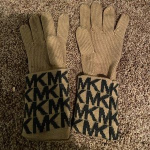 Michael Kors gloves